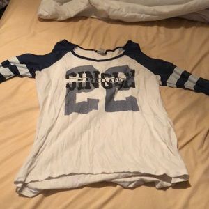 Cold-shoulder long-sleeve shirt